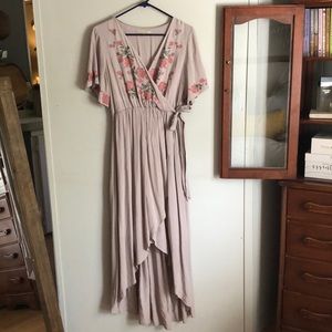 🌿Gorgeous embroidered detail dress!!